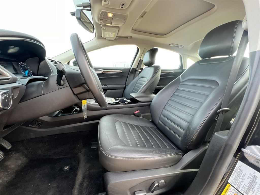 Thumbnail: 2014 Ford Fusion - 10