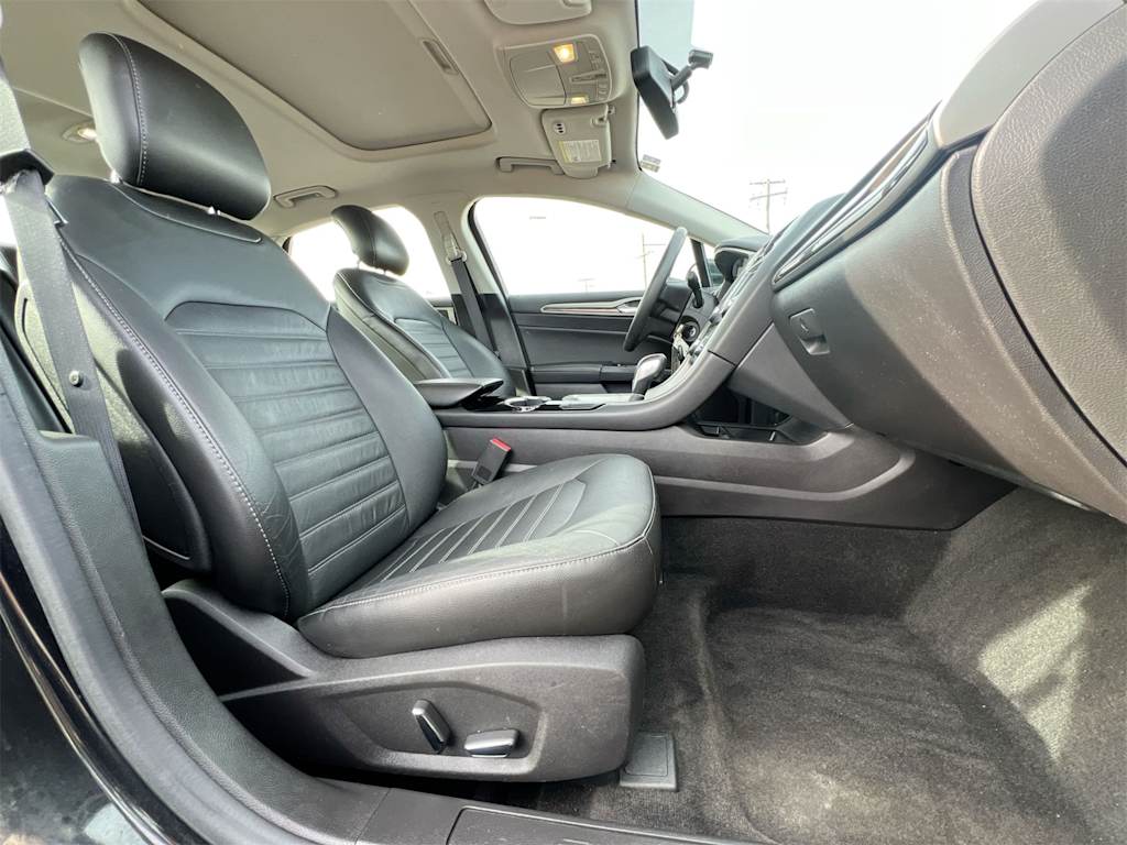 Thumbnail: 2014 Ford Fusion - 29