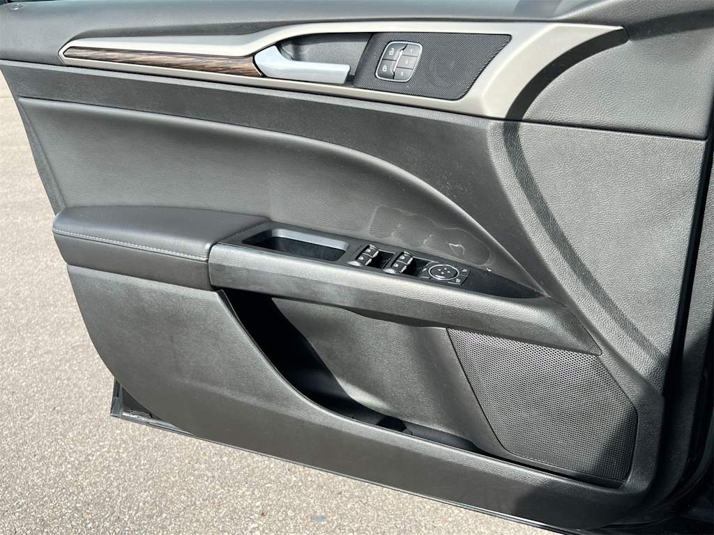 Thumbnail: 2014 Ford Fusion - 34