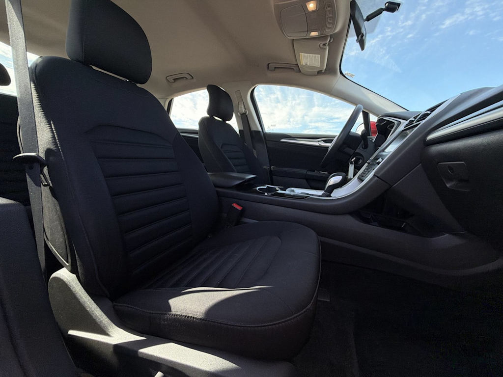 Thumbnail: 2016 Ford Fusion - 28