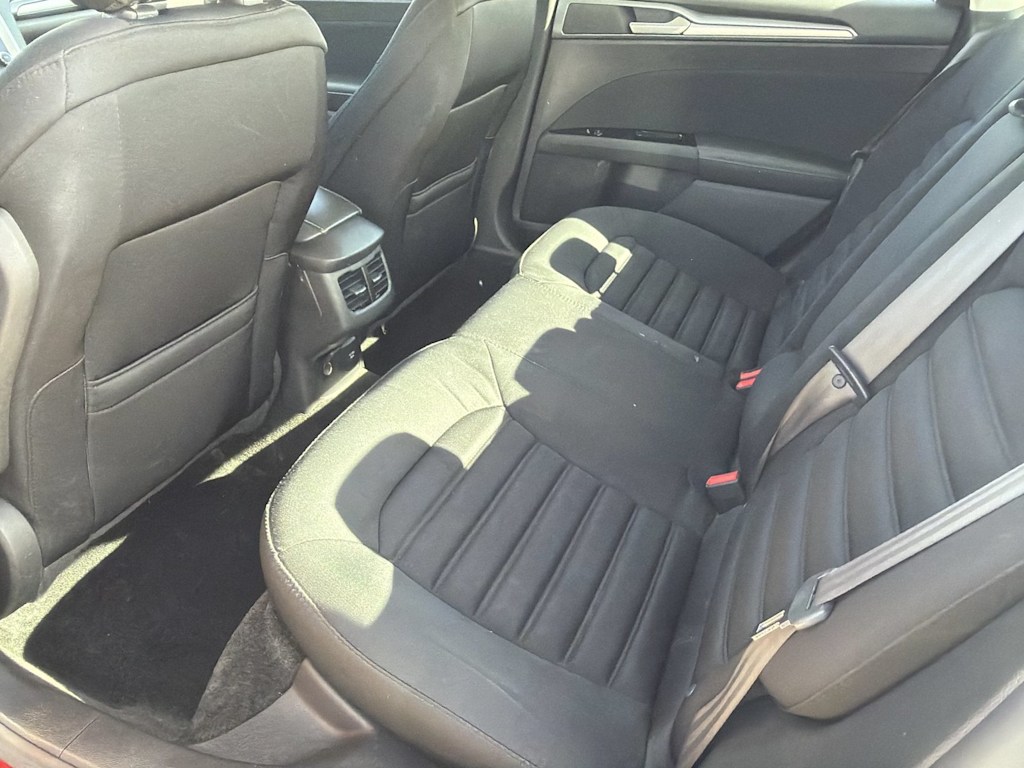 Thumbnail: 2016 Ford Fusion - 26