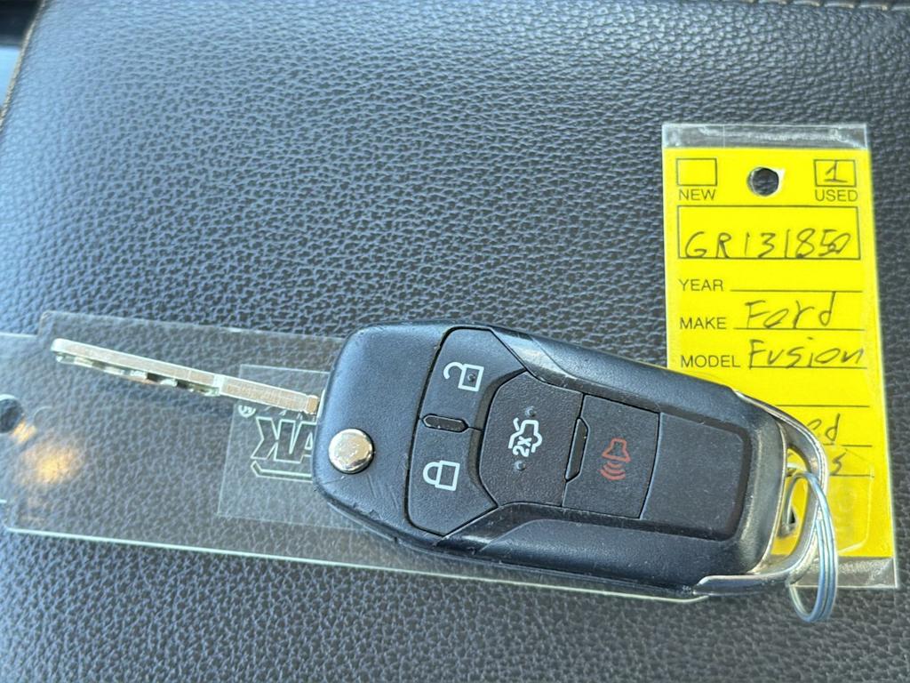 Thumbnail: 2016 Ford Fusion - 16