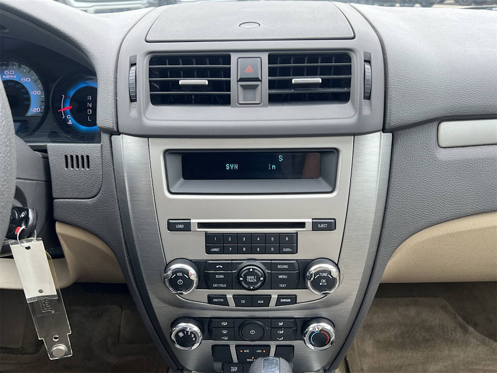 Thumbnail: 2011 Ford Fusion - 12