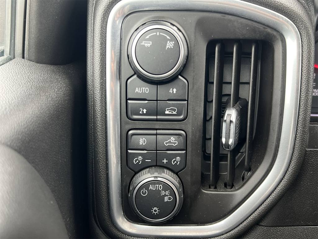 Thumbnail: 2019 Chevrolet Silverado 1500 - 25