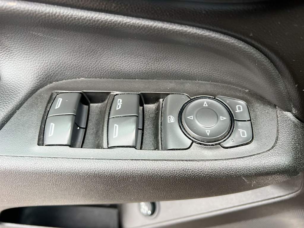 Thumbnail: 2018 Chevrolet Equinox - 23