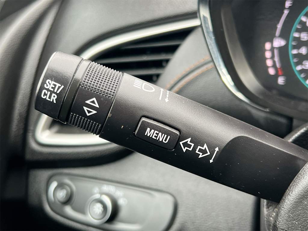 Thumbnail: 2019 Chevrolet Trax - 31