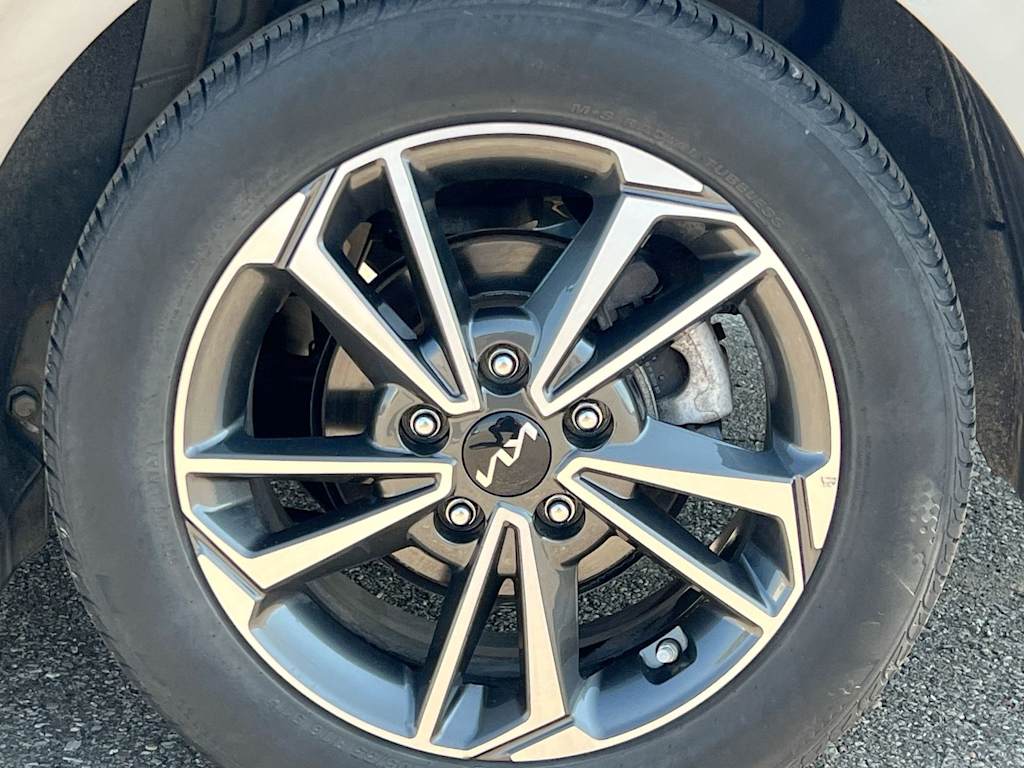 Thumbnail: 2023 Kia Forte - 8
