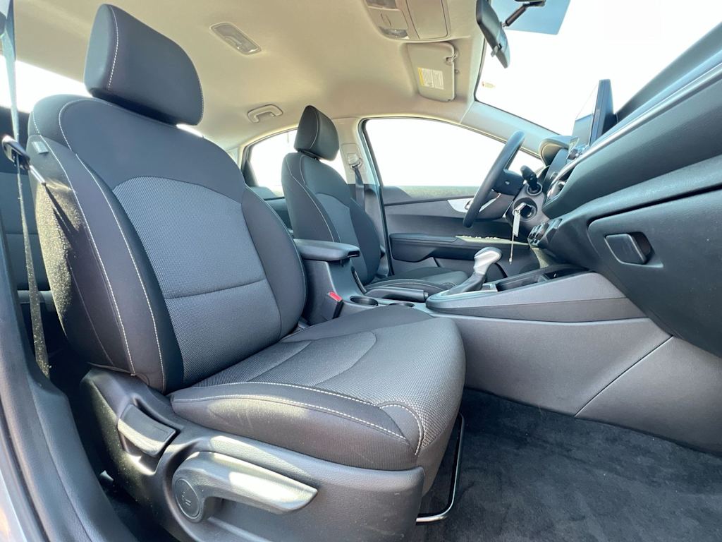 Thumbnail: 2023 Kia Forte - 27