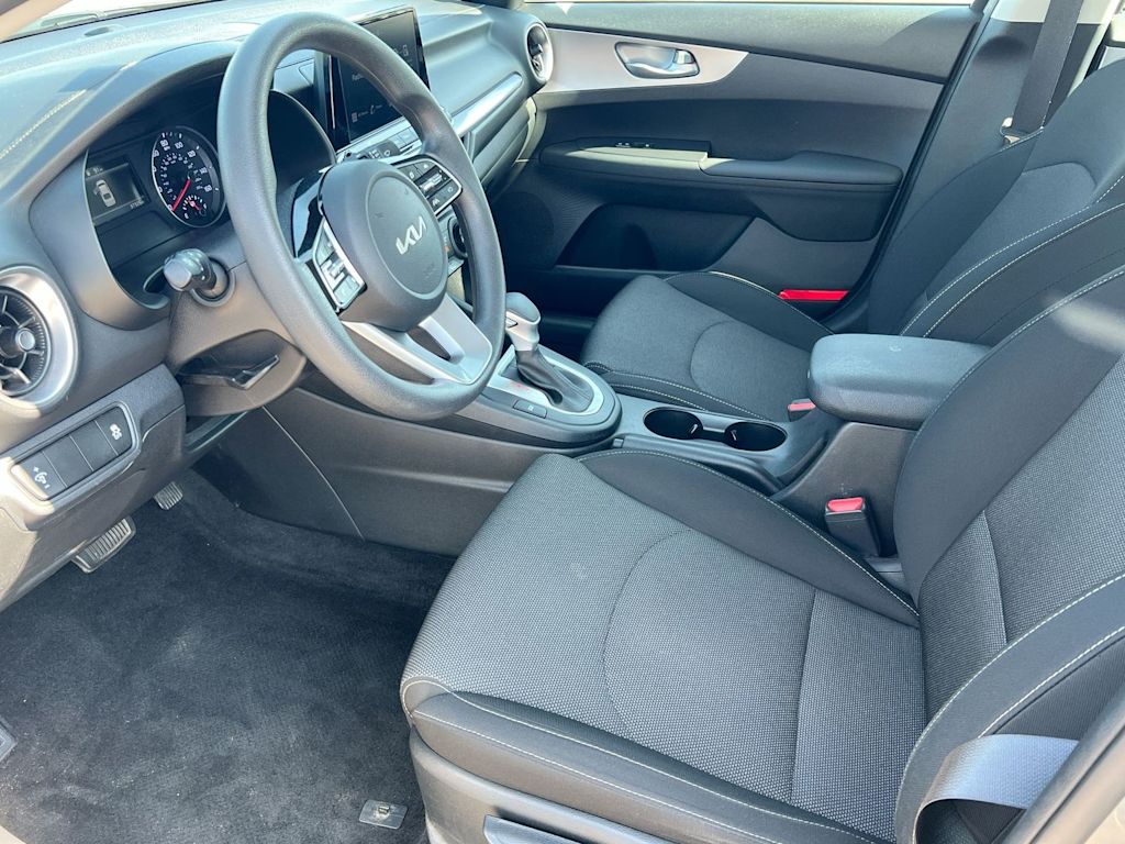 Thumbnail: 2023 Kia Forte - 9
