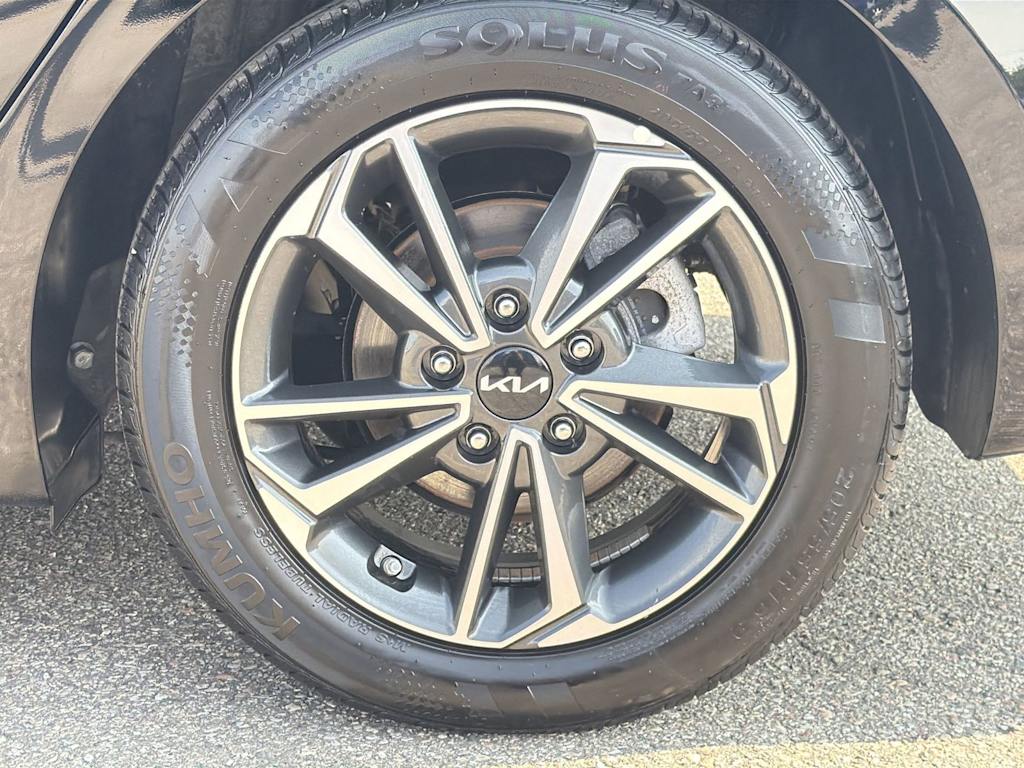 Thumbnail: 2024 Kia Forte - 8