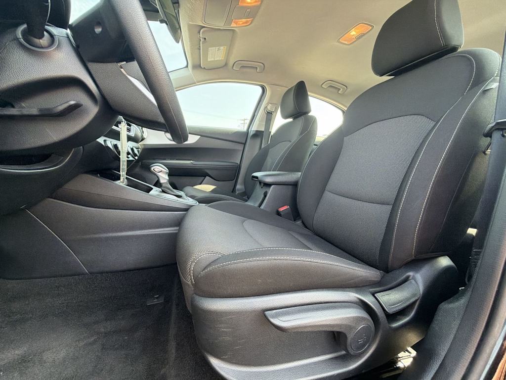 Thumbnail: 2024 Kia Forte - 11