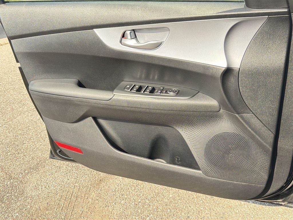 Thumbnail: 2024 Kia Forte - 34