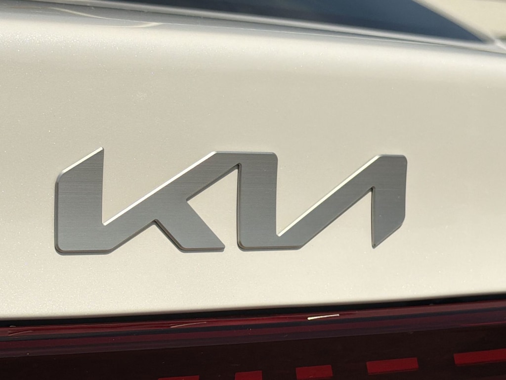 Thumbnail: 2024 Kia Forte - 24