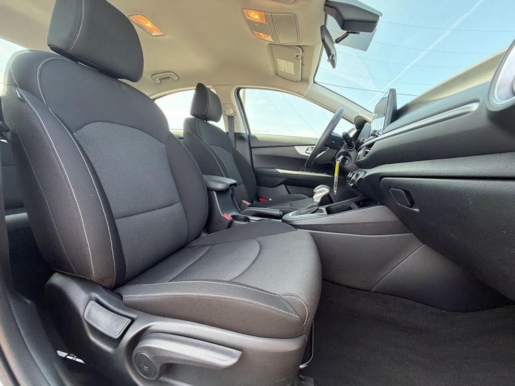 Thumbnail: 2024 Kia Forte - 28