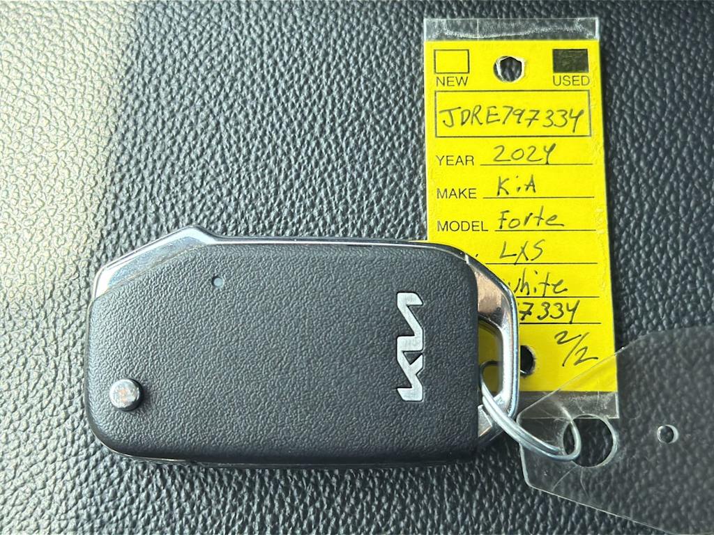 Thumbnail: 2024 Kia Forte - 16