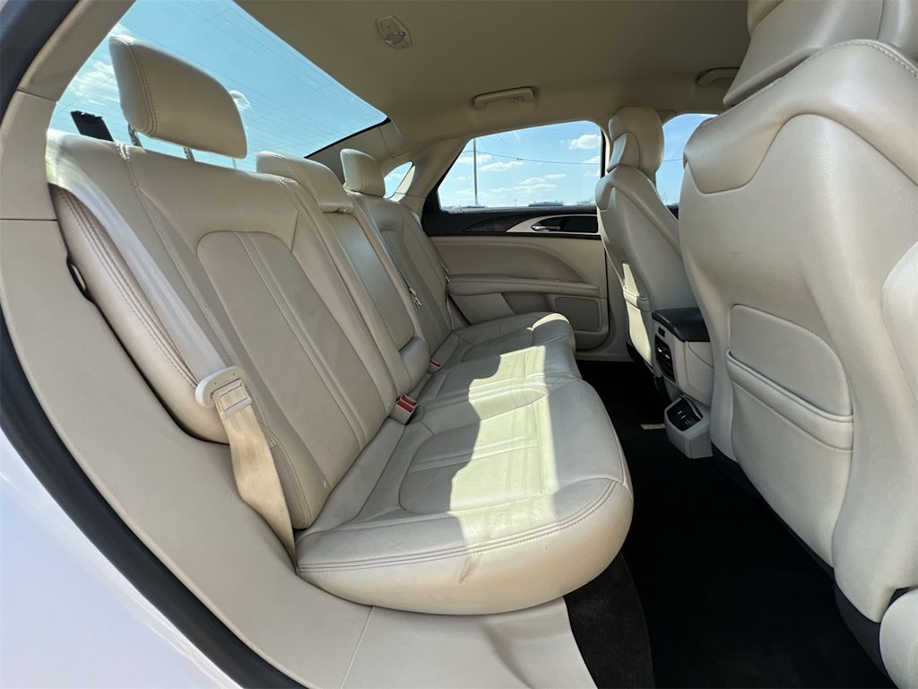 Thumbnail: 2017 Lincoln MKZ - 27