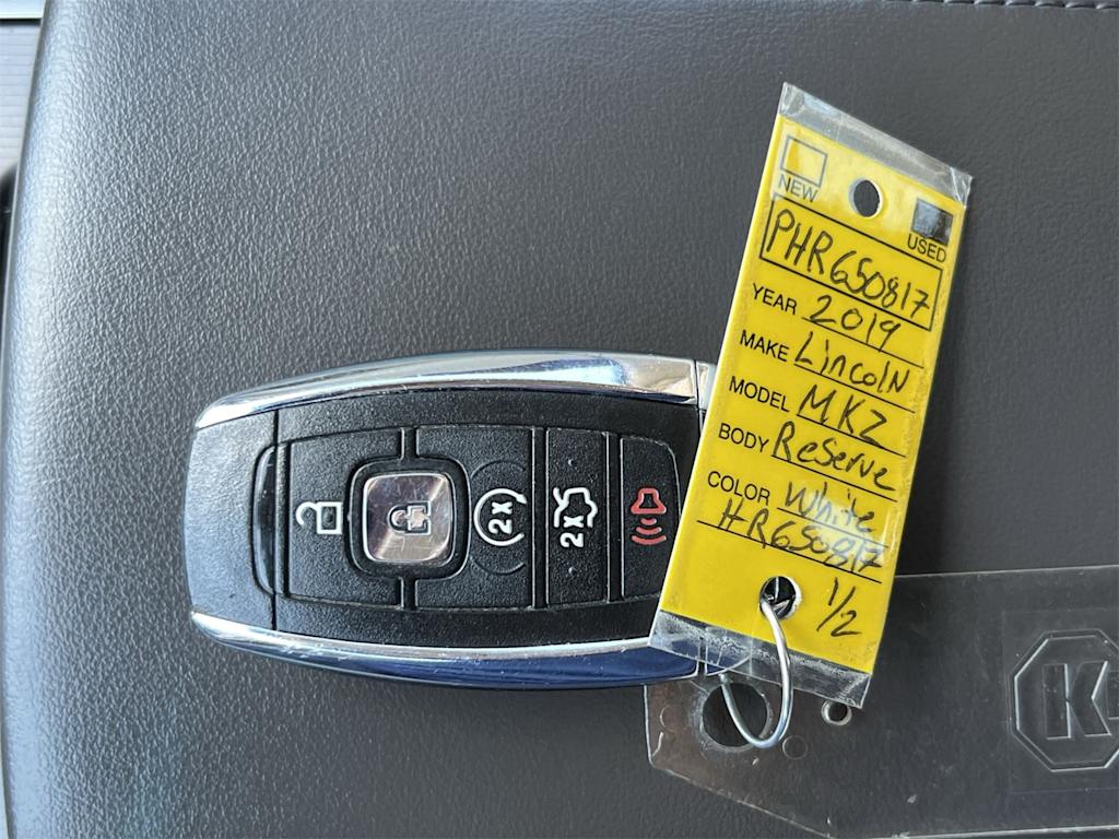 Thumbnail: 2017 Lincoln MKZ - 16