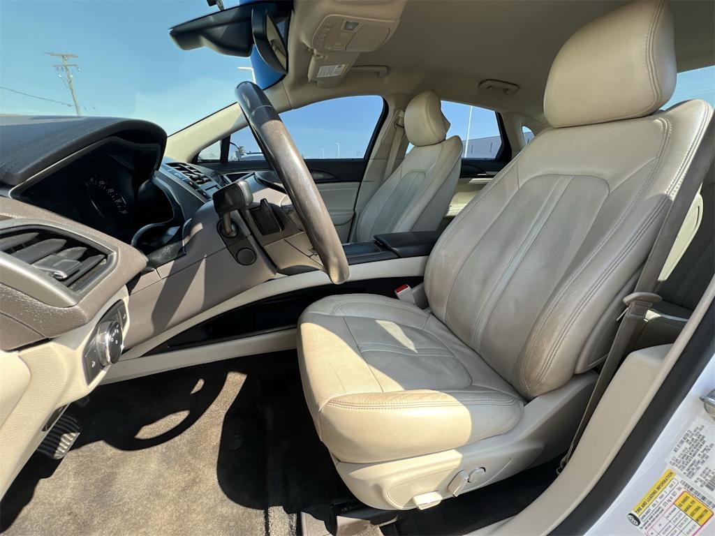 Thumbnail: 2017 Lincoln MKZ - 10