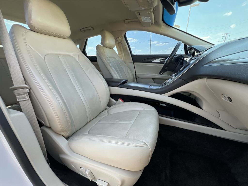 Thumbnail: 2017 Lincoln MKZ - 28