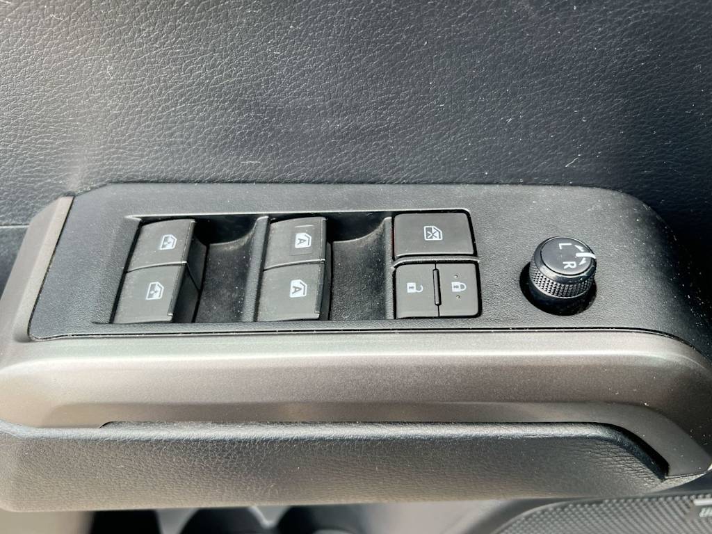 Thumbnail: 2019 Toyota Tacoma - 25