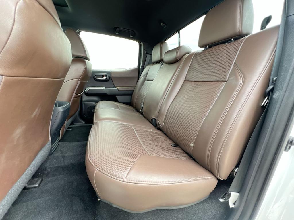 Thumbnail: 2019 Toyota Tacoma - 26