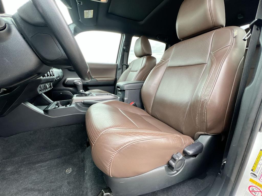 Thumbnail: 2019 Toyota Tacoma - 11