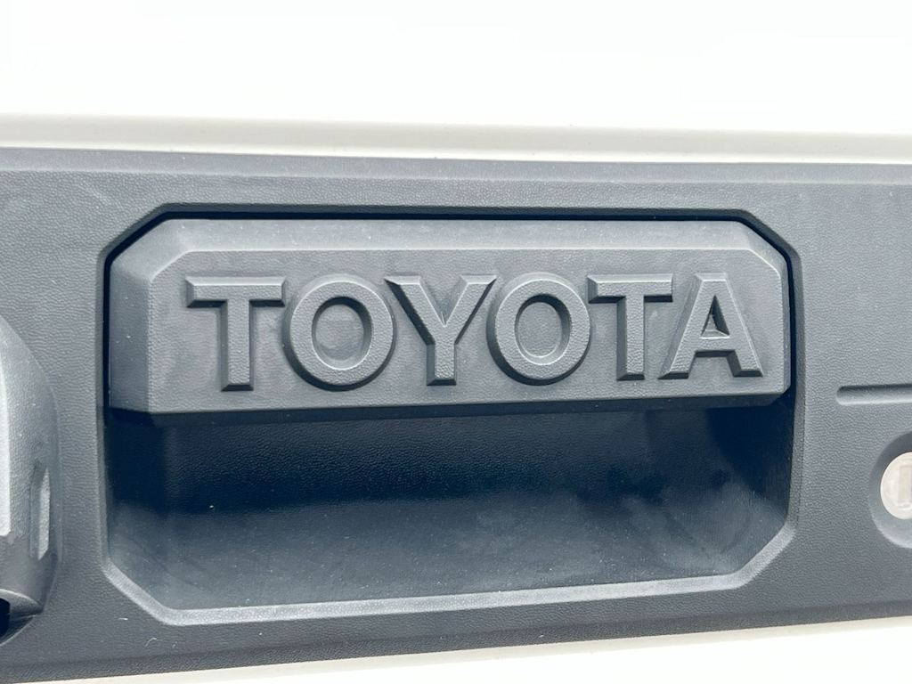 Thumbnail: 2019 Toyota Tacoma - 7