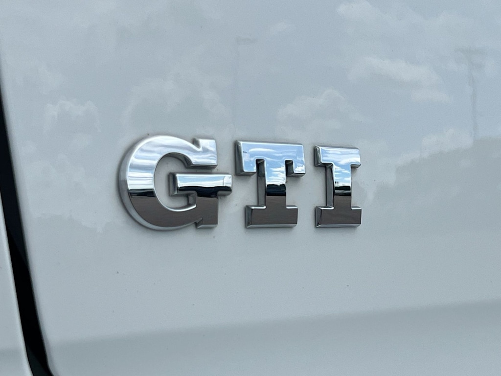 Thumbnail: 2018 Volkswagen Golf - 23