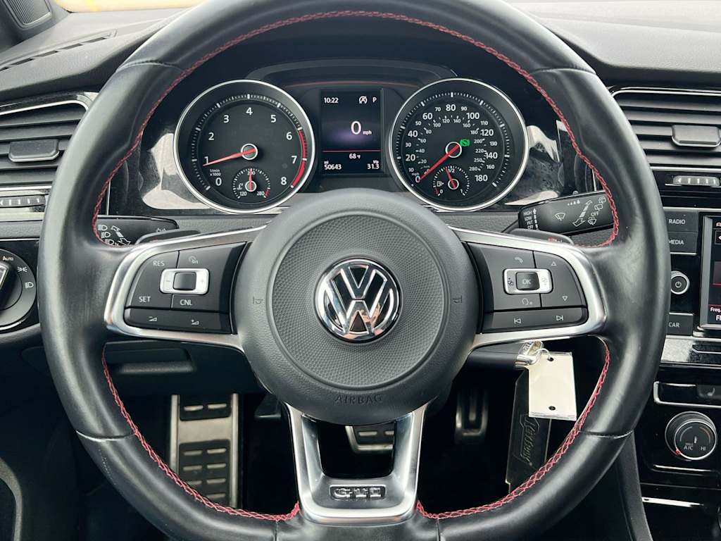 Thumbnail: 2018 Volkswagen Golf - 9