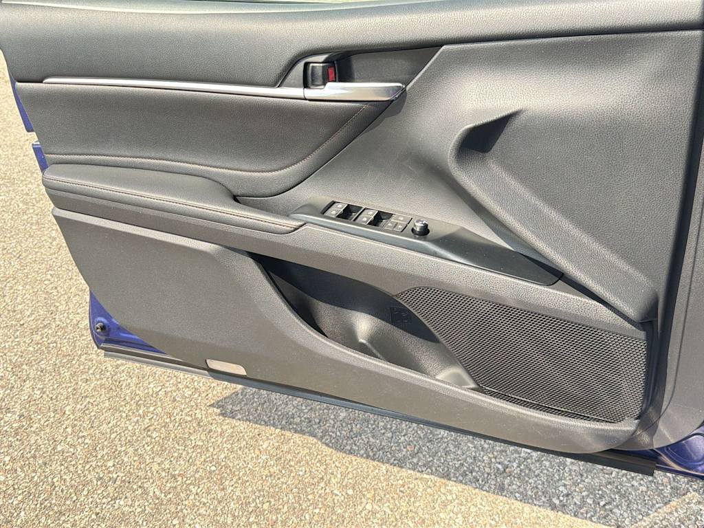 Thumbnail: 2018 Toyota Camry - 32