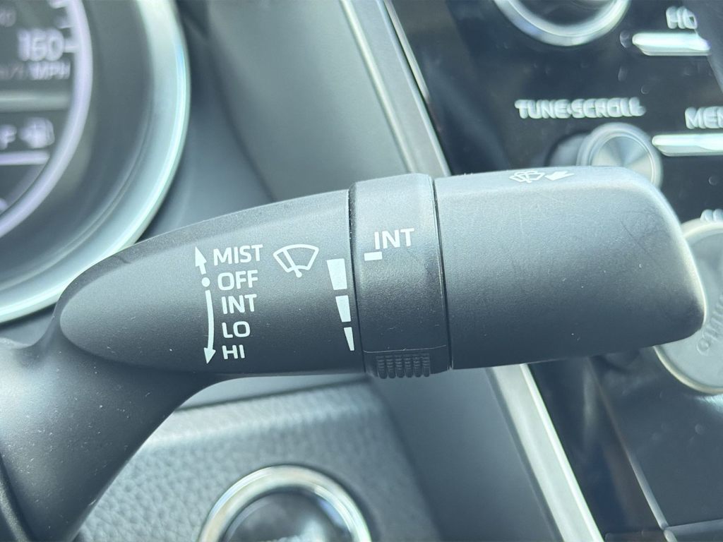Thumbnail: 2018 Toyota Camry - 13