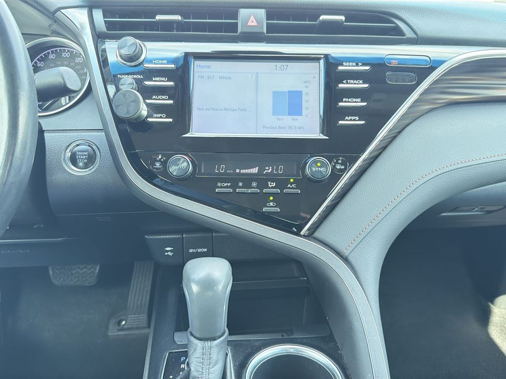 Thumbnail: 2018 Toyota Camry - 12