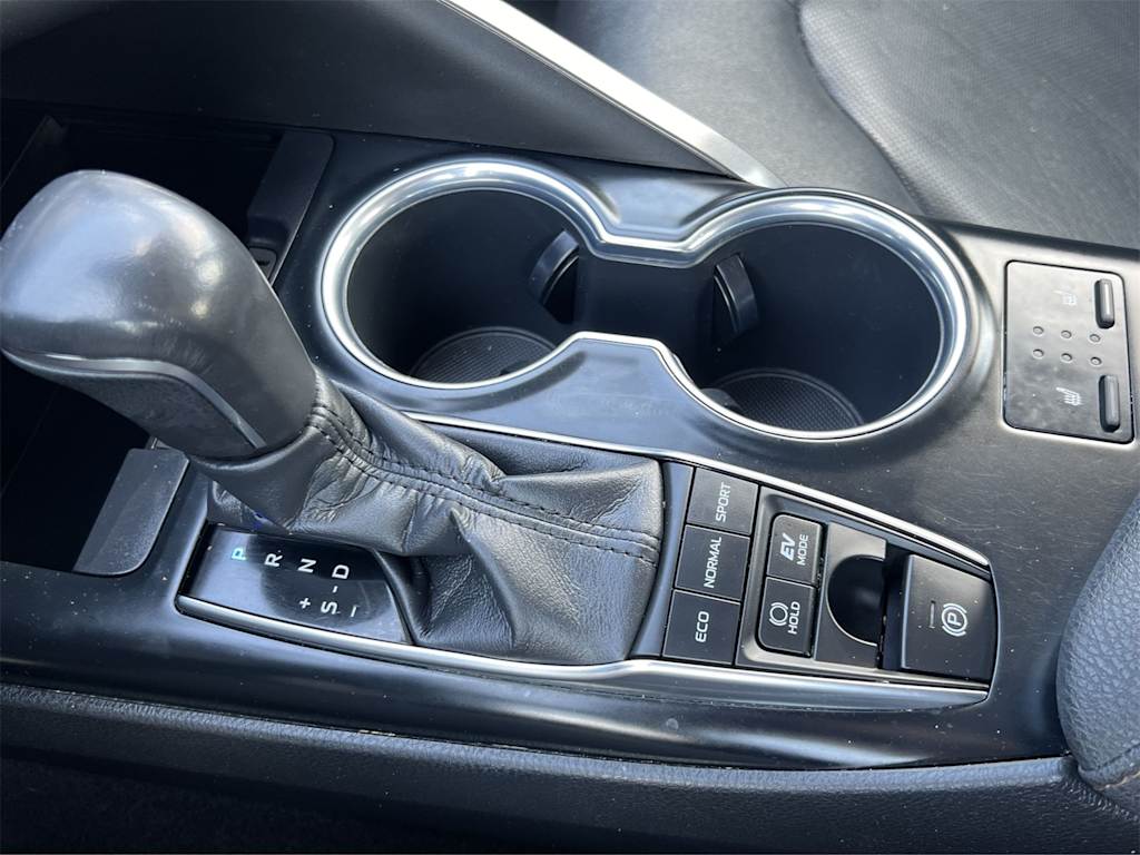 Thumbnail: 2020 Toyota Camry - 13