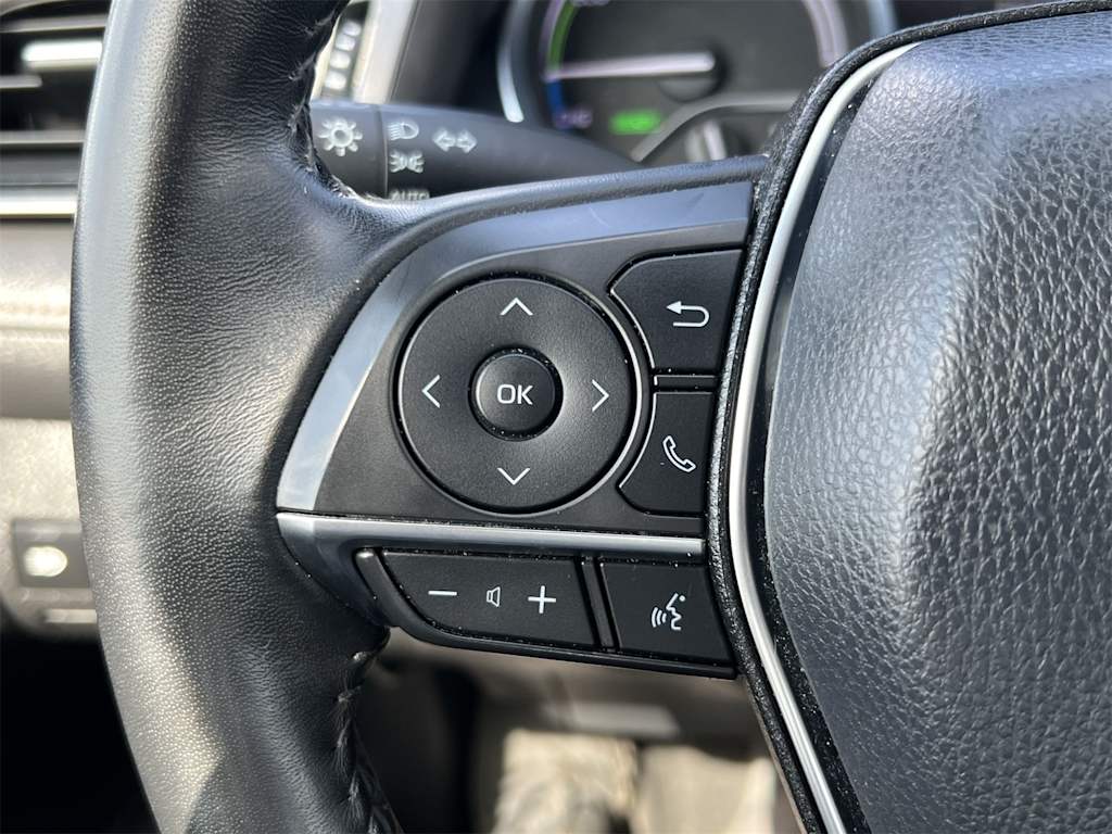 Thumbnail: 2020 Toyota Camry - 30