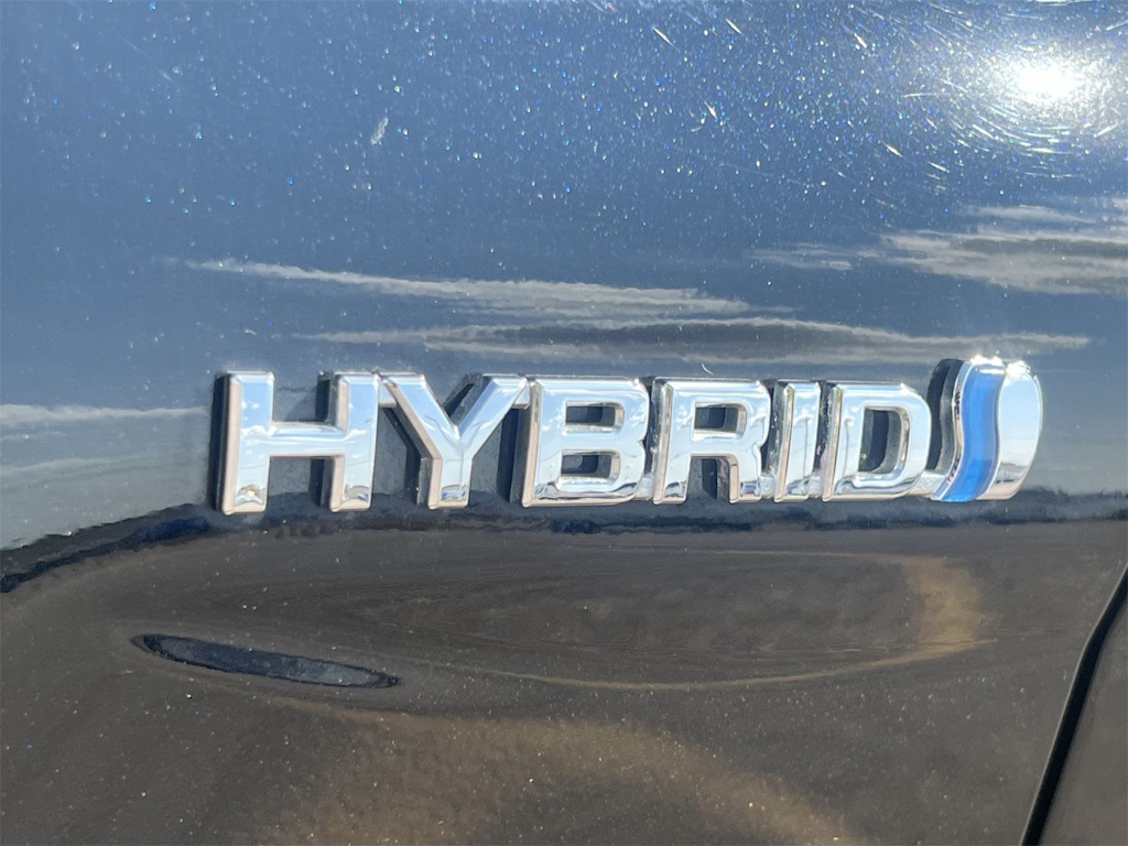 Thumbnail: 2020 Toyota Camry - 25