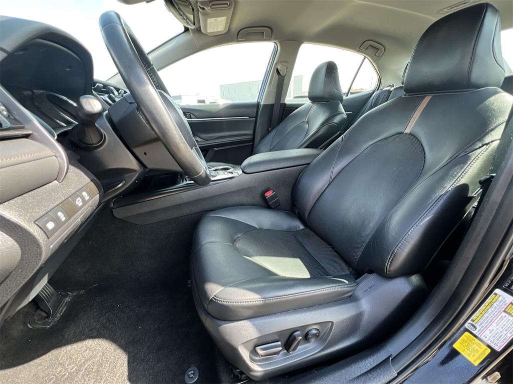 Thumbnail: 2020 Toyota Camry - 10