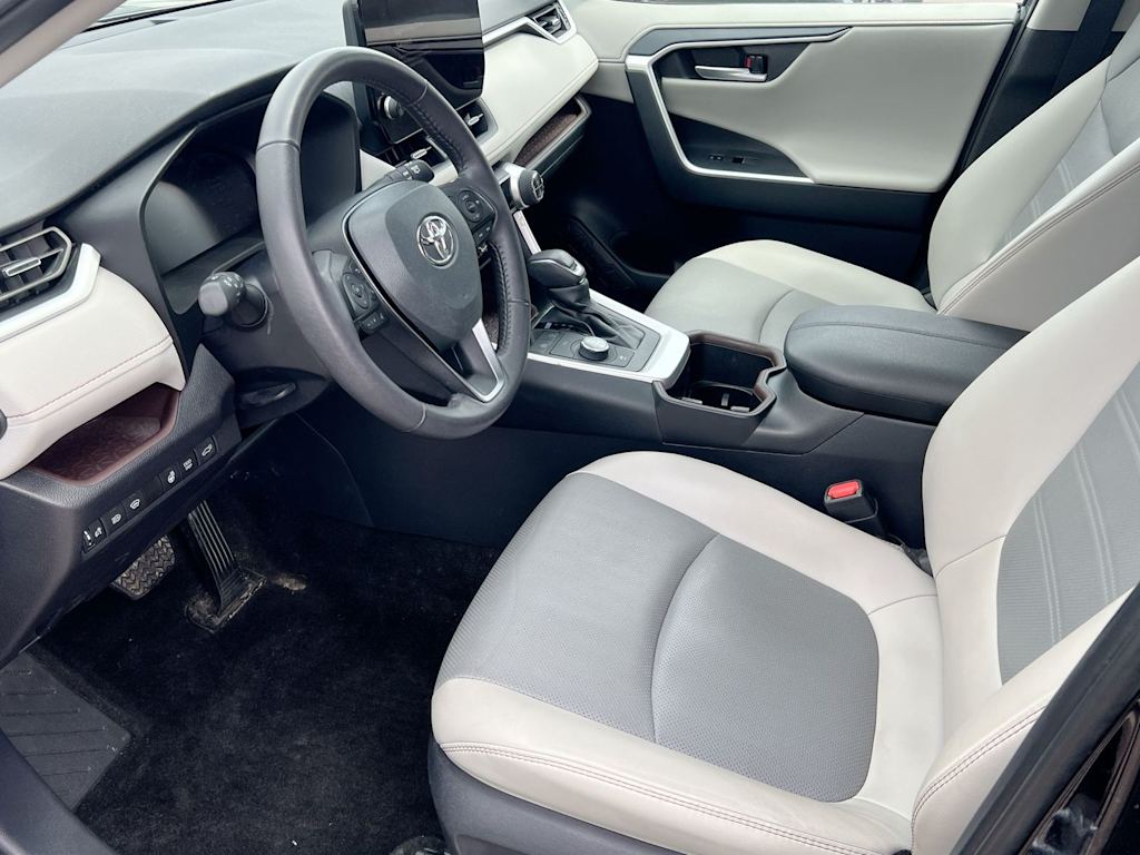 Thumbnail: 2024 Toyota RAV4 - 10