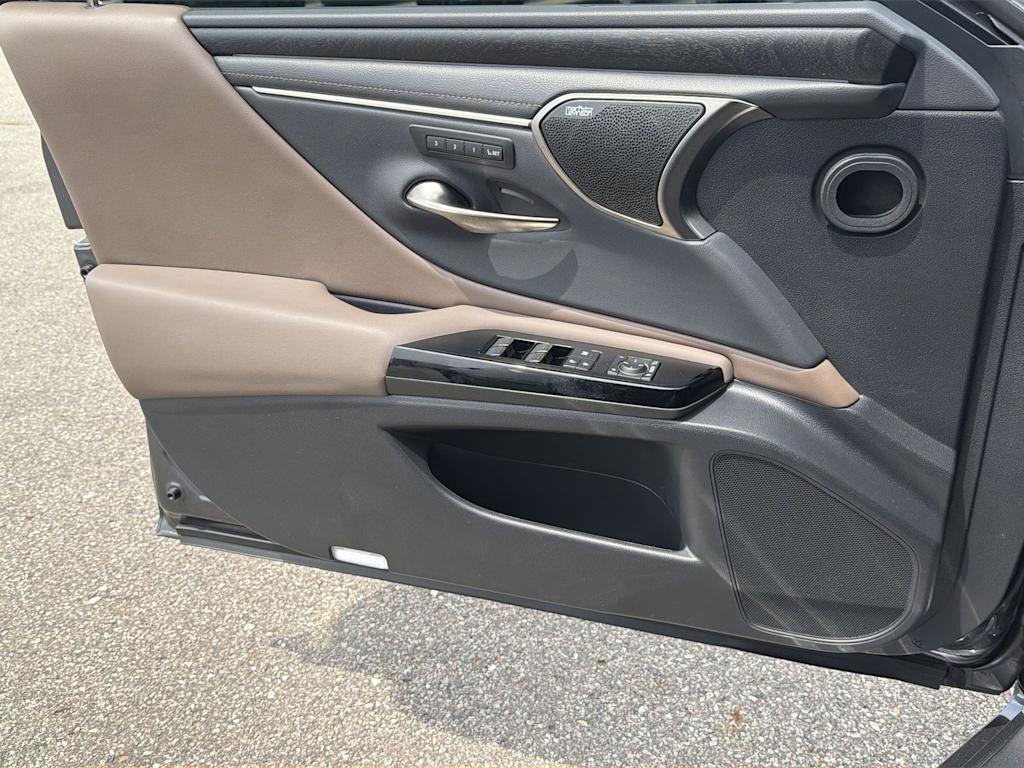Thumbnail: 2024 Lexus ES - 35