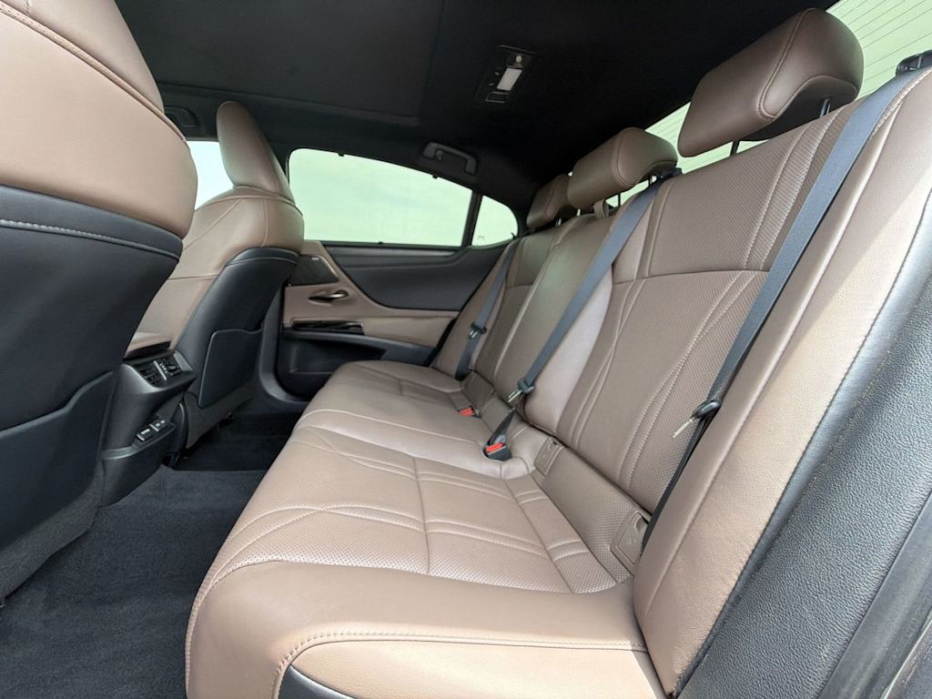 Thumbnail: 2024 Lexus ES - 26