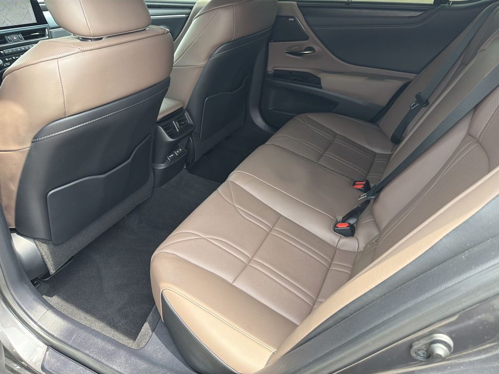 Thumbnail: 2024 Lexus ES - 11