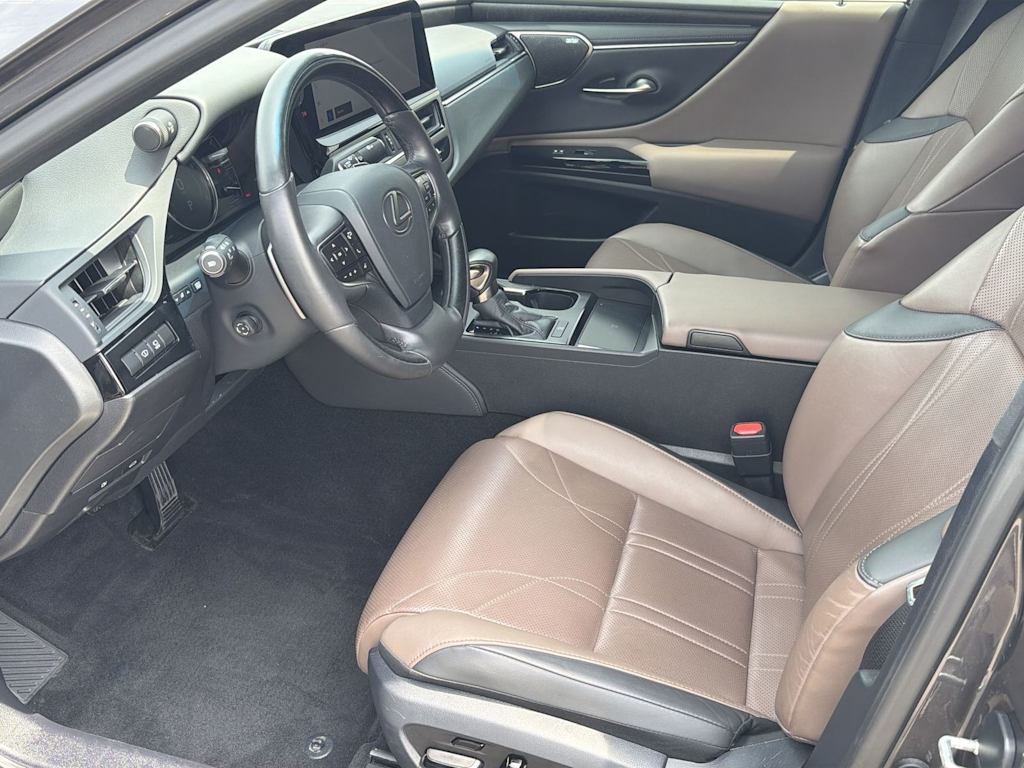 Thumbnail: 2024 Lexus ES - 9