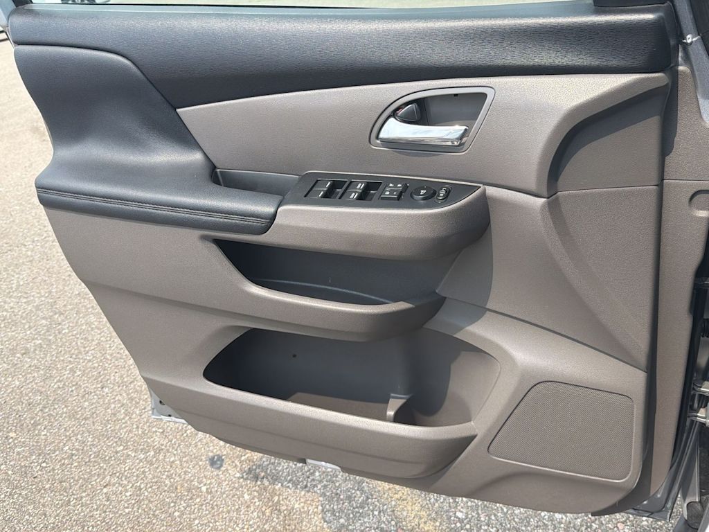 Thumbnail: 2016 Honda Odyssey - 32