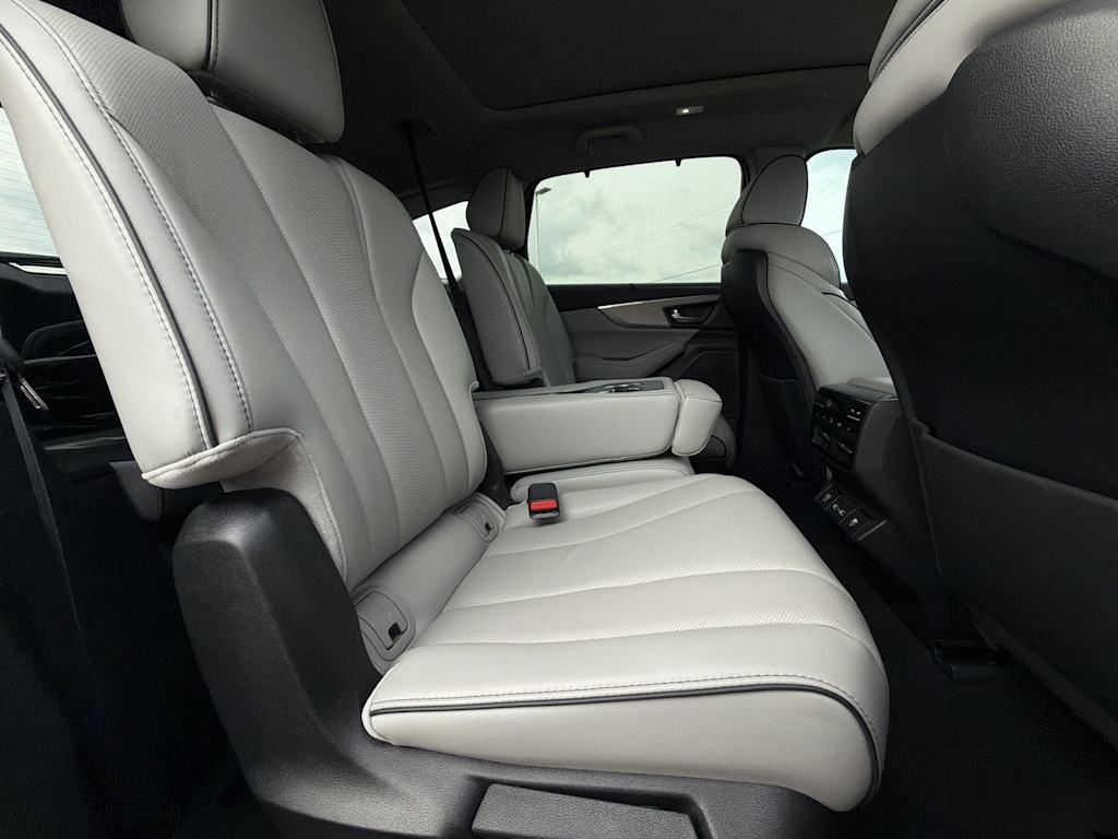 Thumbnail: 2023 Acura MDX - 26