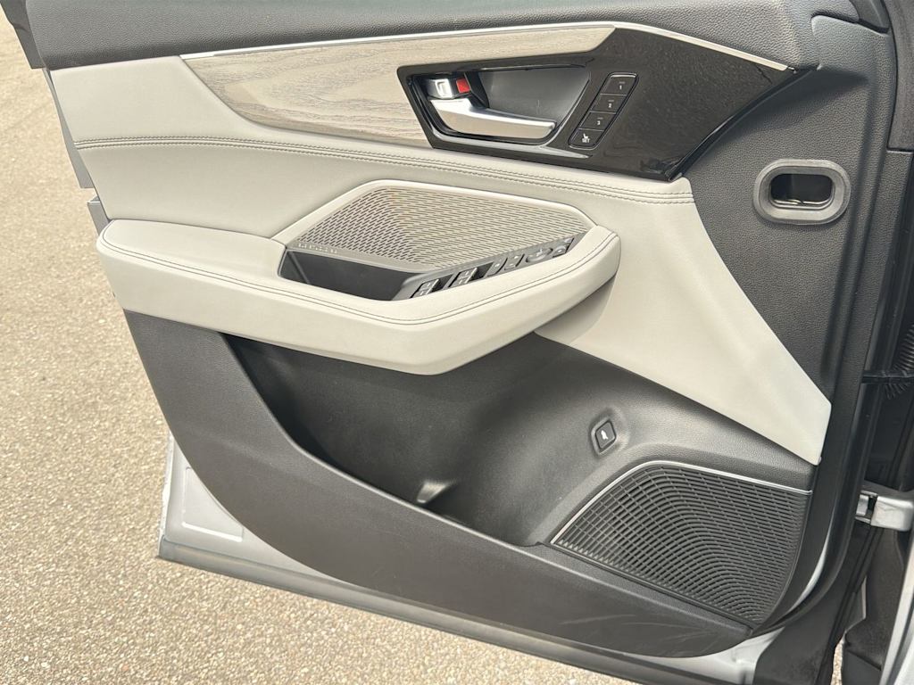 Thumbnail: 2023 Acura MDX - 32