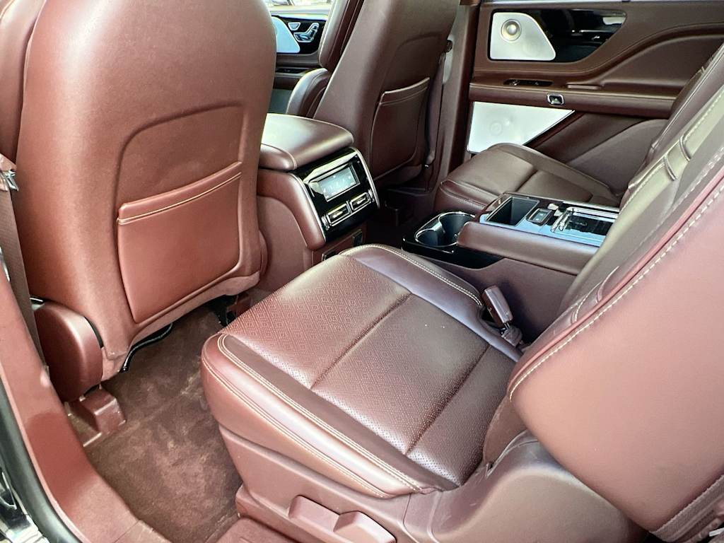 Thumbnail: 2021 Lincoln Aviator - 26