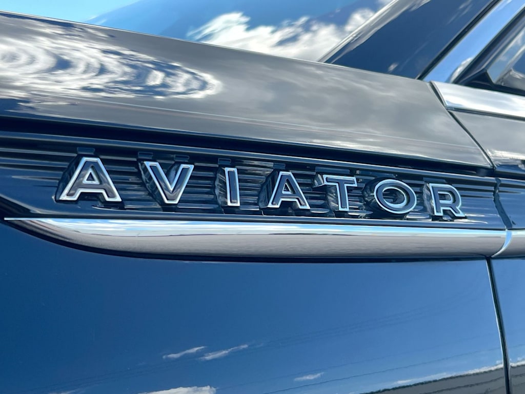 Thumbnail: 2021 Lincoln Aviator - 24