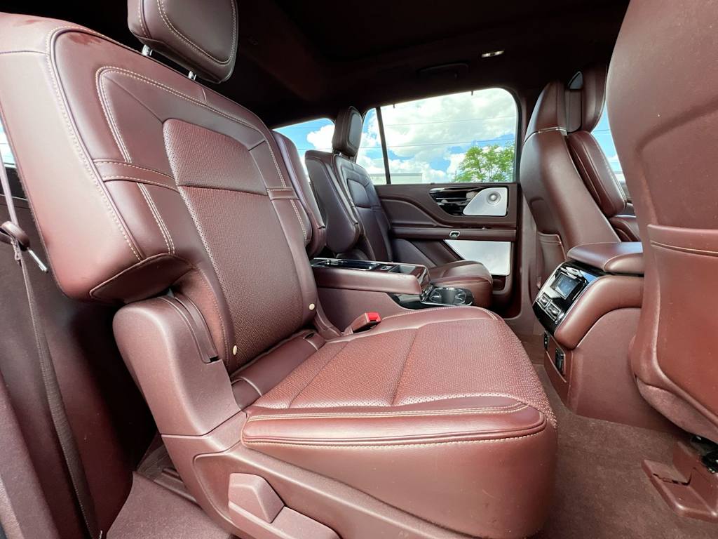 Thumbnail: 2021 Lincoln Aviator - 27