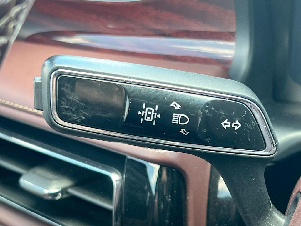 Thumbnail: 2021 Lincoln Aviator - 31