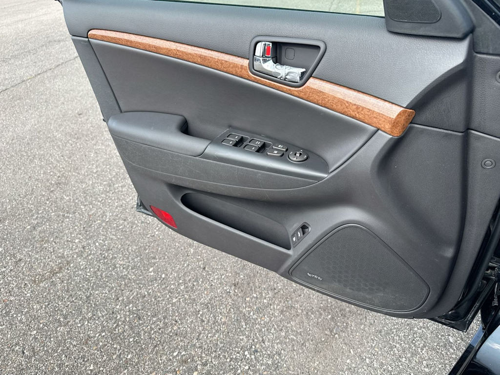 Thumbnail: 2009 Hyundai Sonata - 30