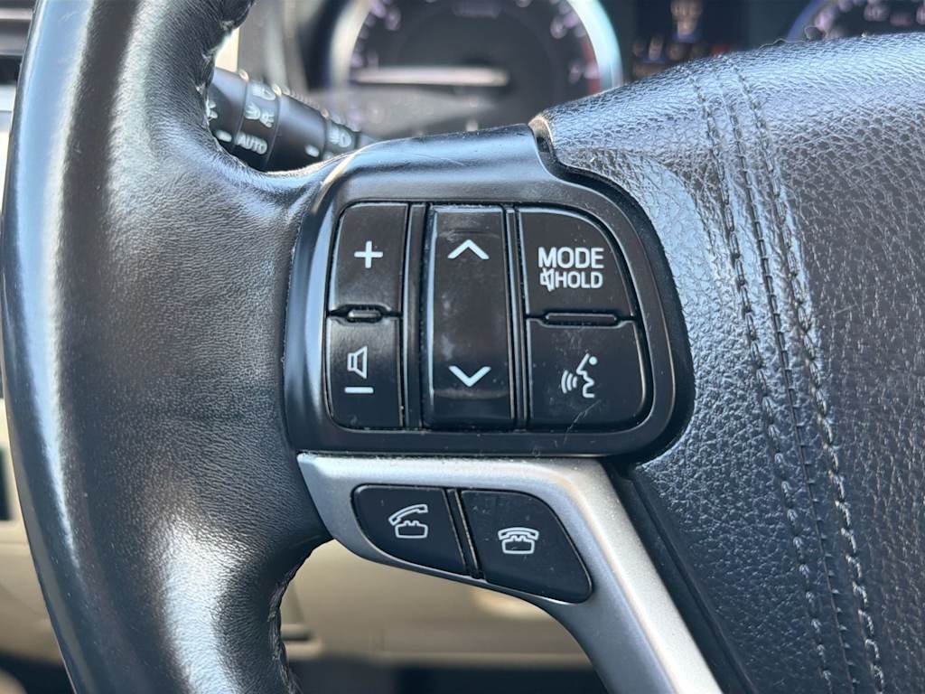Thumbnail: 2015 Toyota Highlander - 29